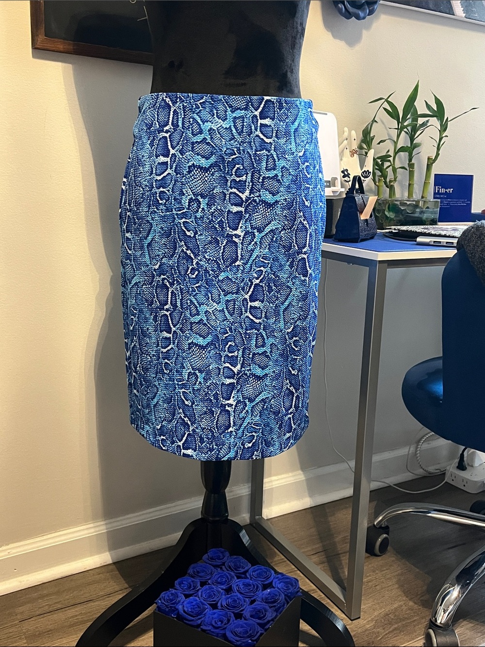 New York & Company Blue Snake-Print Pencil Skirt